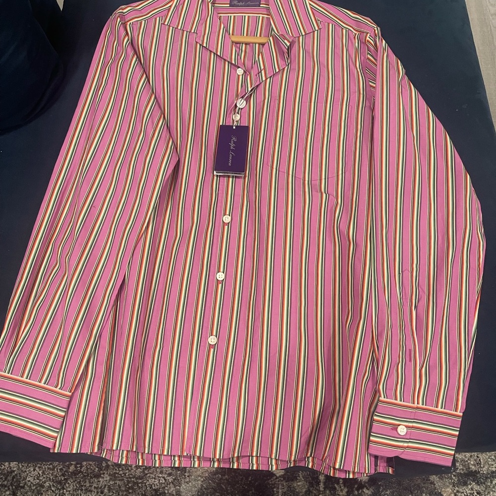 Men’s polo buttown down shirt.